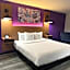 La Quinta Inn & Suites by Wyndham Mid-City