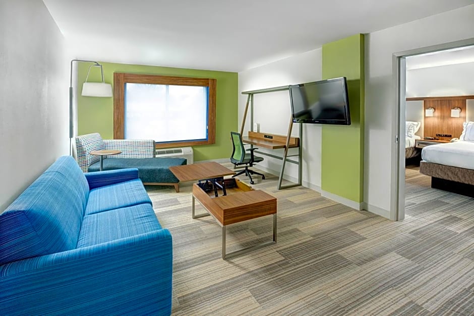Holiday Inn Express Woodbridge By IHG