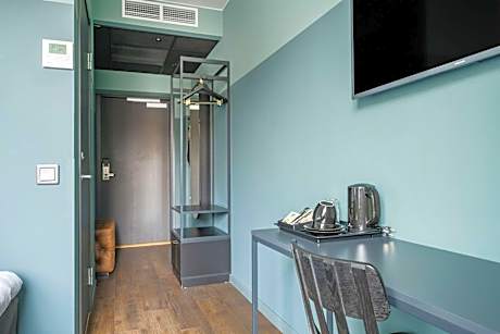 Standard Single Room with Single Bed - Non-Smoking