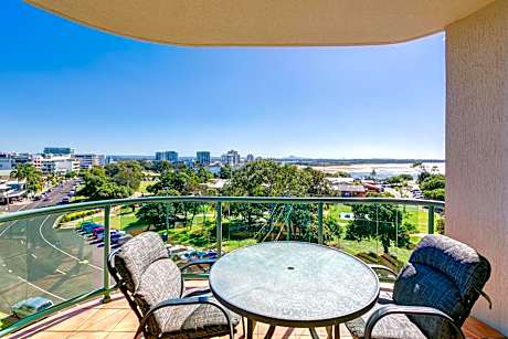 Three-Bedroom Apartment with Ocean and River View