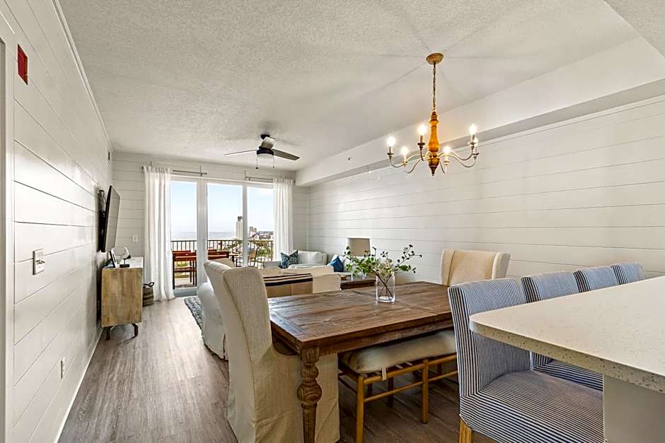 CHARD ON ICE, BRAND NEW, Walk to Pier Park, 3 Bedrooms