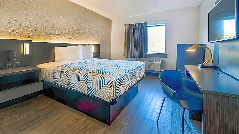 Motel 6-Milwaukee, WI - Glendale