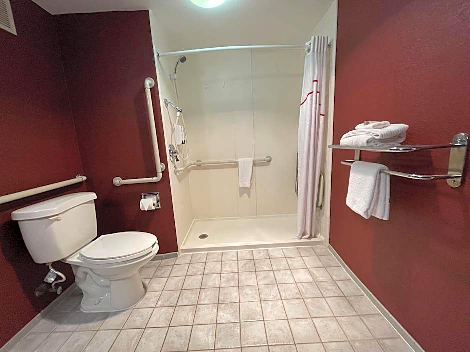 Red Roof Inn & Suites Dekalb