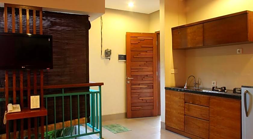 The Green Zhurga Suites