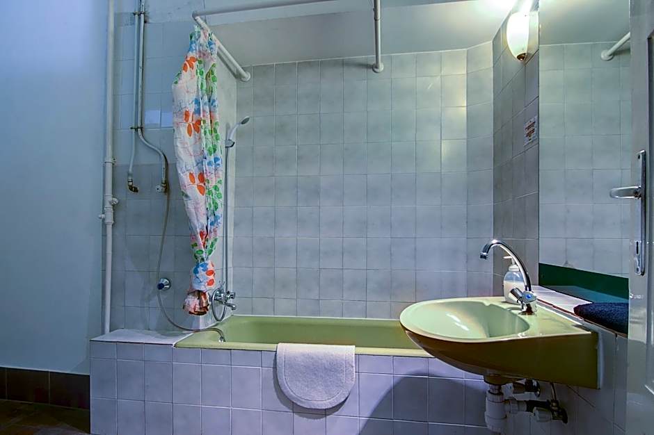 Pal's Hostel and Apartments