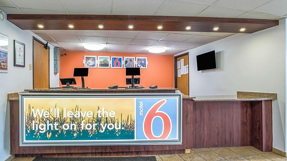 Motel 6 Elk Grove Village