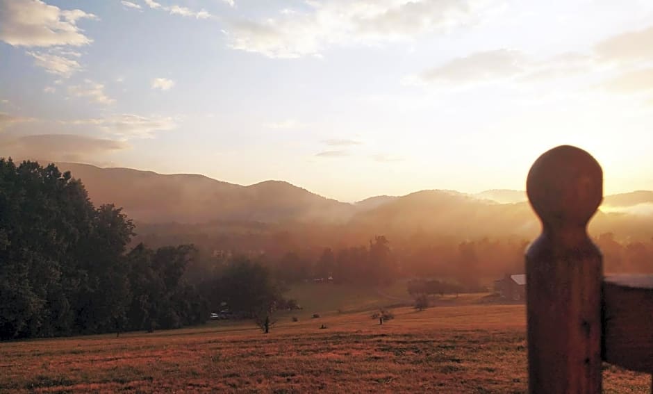 Graves Mountain Farm & Lodges