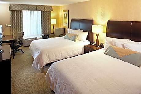 Queen with 2 Queen Beds - Non-Smoking