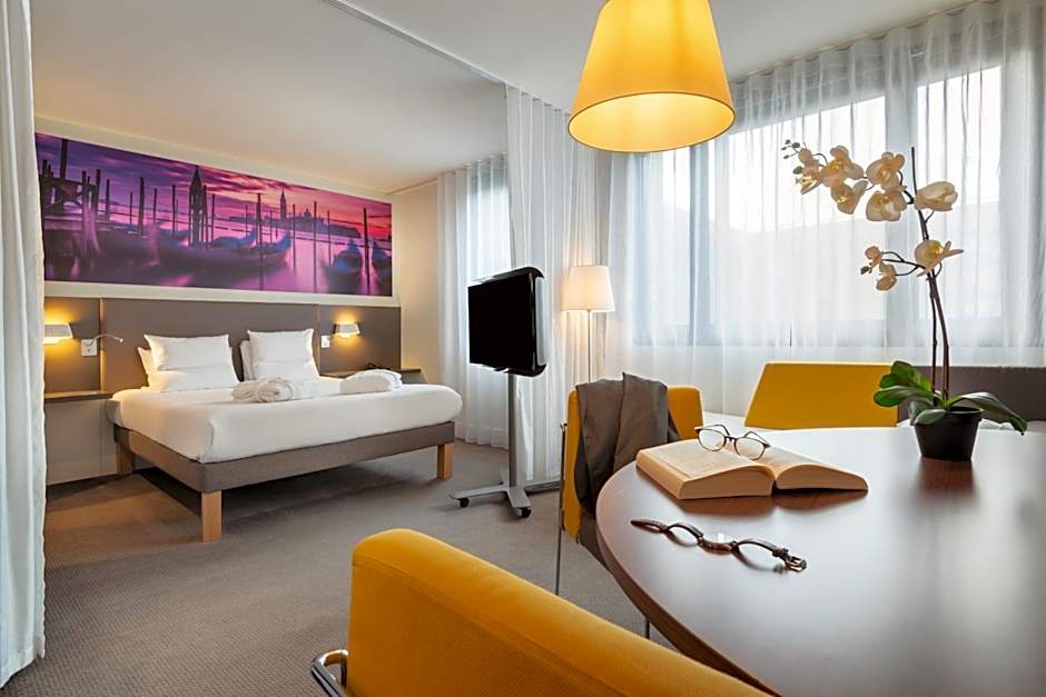 Novotel Suites Paris CDG Airport Villepinte