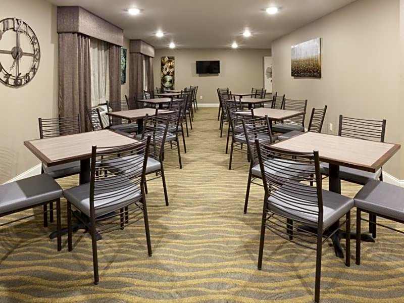 GrandStay Hotel & Suites Thief River Falls