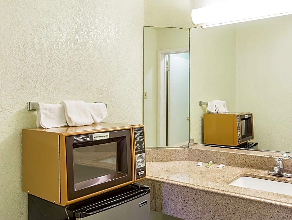 Magnuson Hotel Little Rock South