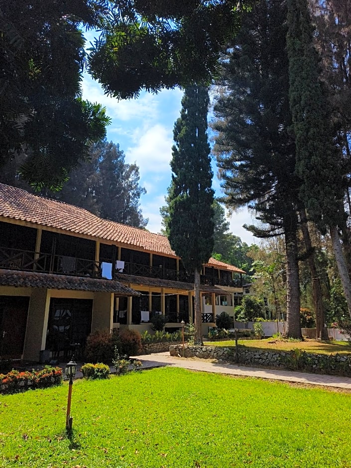 Pandu Lakeside Hotel Tuktuk