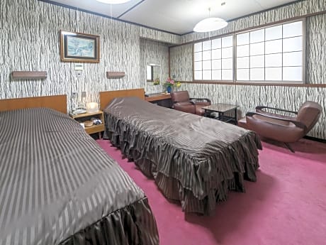 Twin Room with City View - Non-Smoking