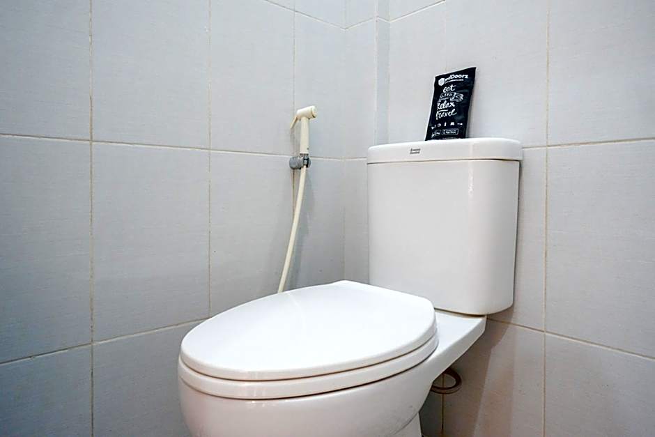 RedDoorz near Padang Golf Adisucipto