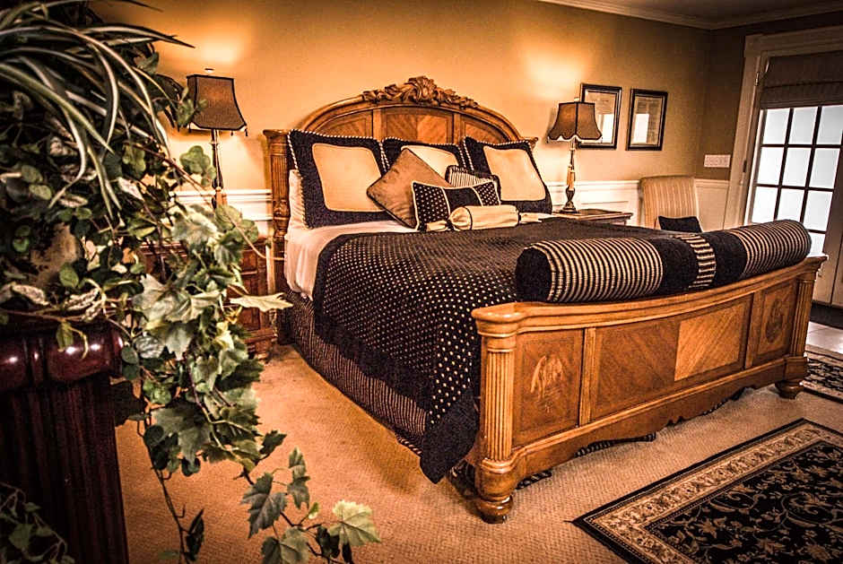 The Anniversary Inn - Logan