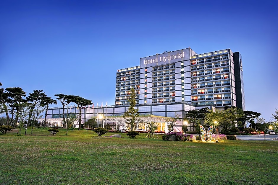 Hotel Hyundai by Lahan Mokpo