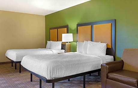 Deluxe Studio 2 Full Beds Non-Smoking