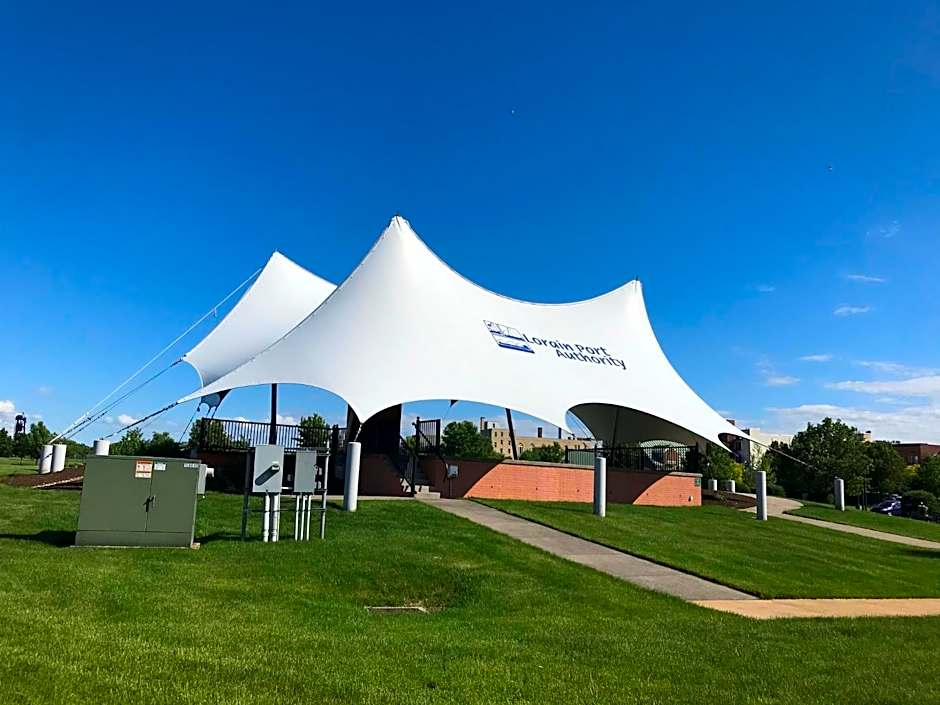 Ariel Broadway Hotel