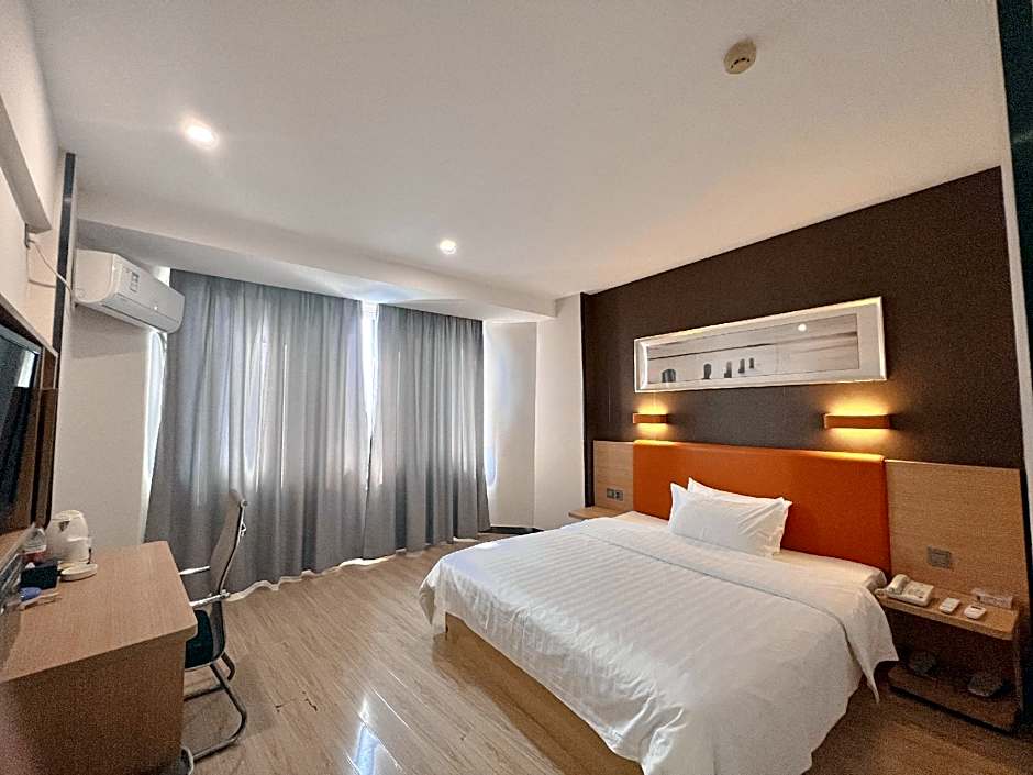 7 Days Premium Changsha Wuyi Plaza Metro Station