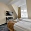 Hotel Reverie - Dependance, Check-in at Metropolitan Star