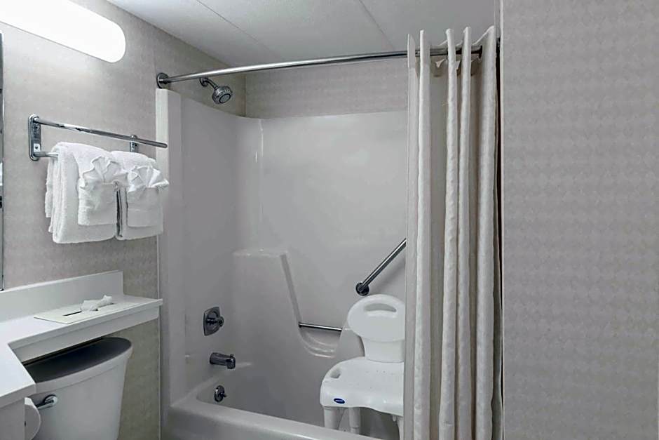 Travelodge Inn & Suites by Wyndham Albany