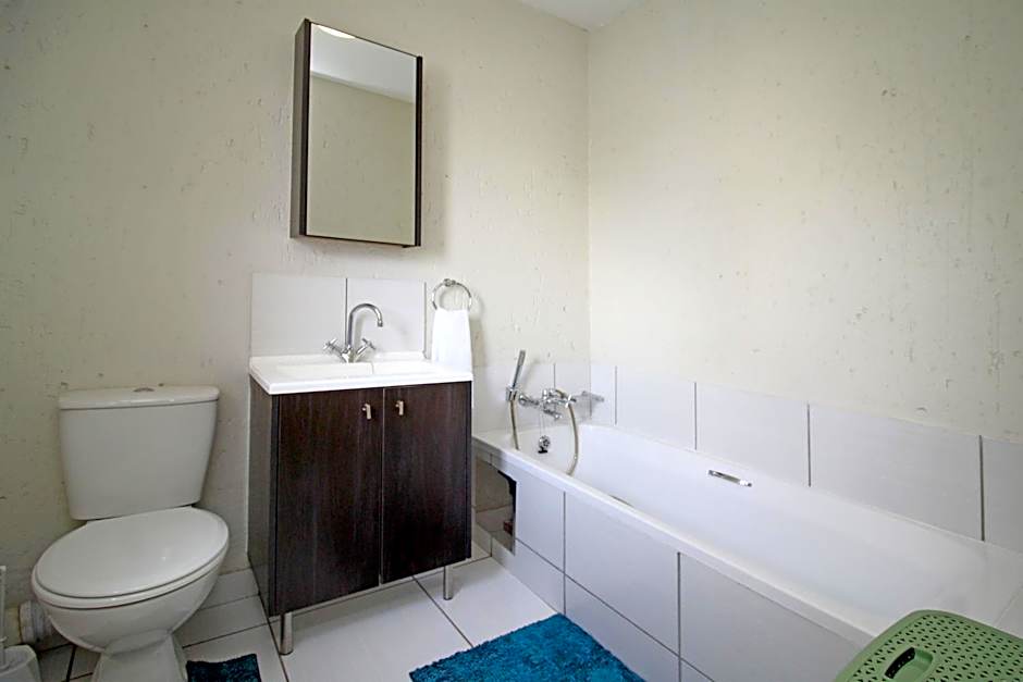 GREENWICH 2 bedroom 2 bath serv apart with 24hrs electricity