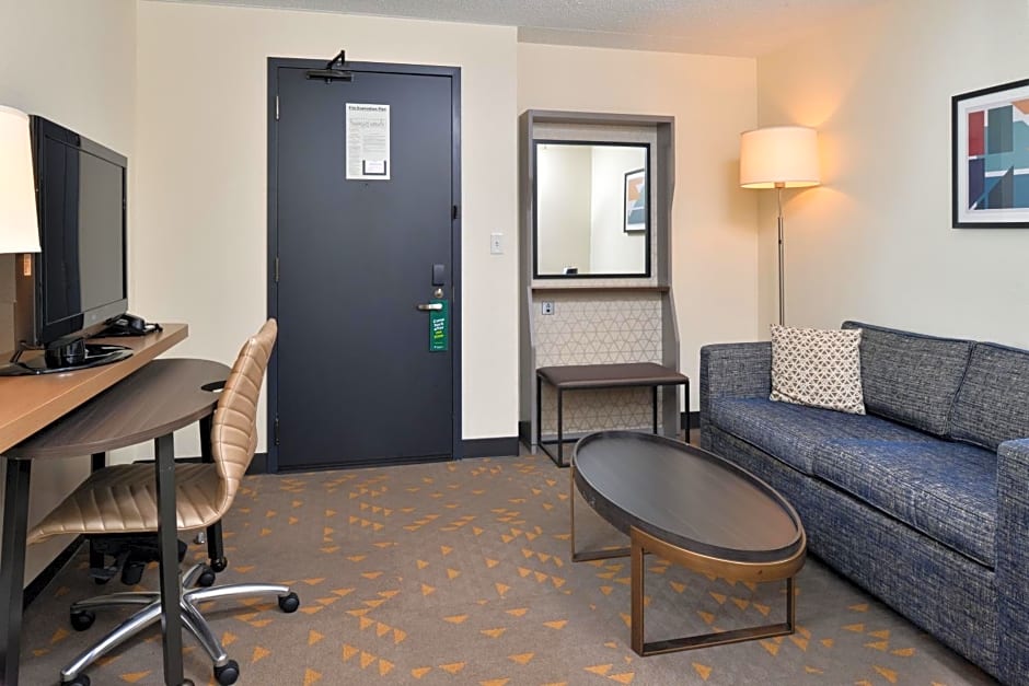Holiday Inn Hotel & Suites Overland Park-Convention Center By IHG
