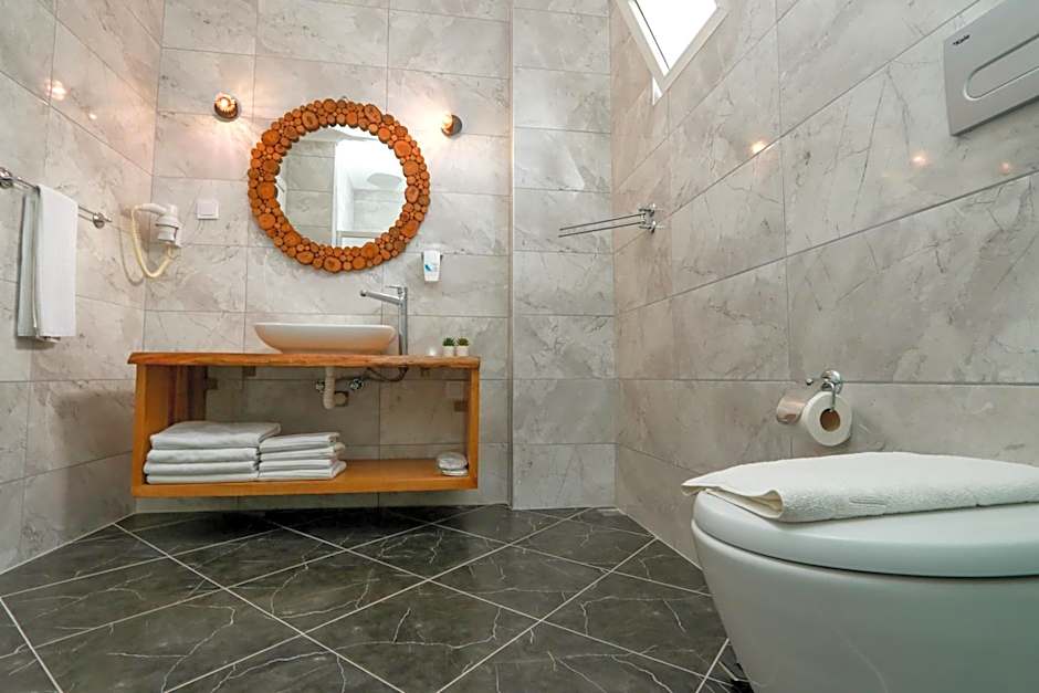 Dedeminn Garden Hotel