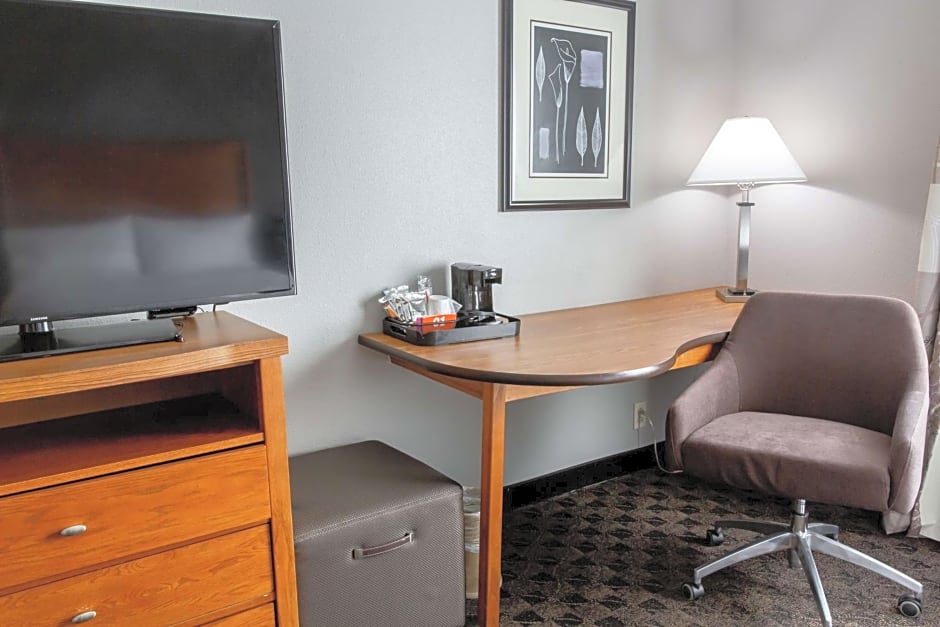 Hampton Inn By Hilton & Suites Chesapeake