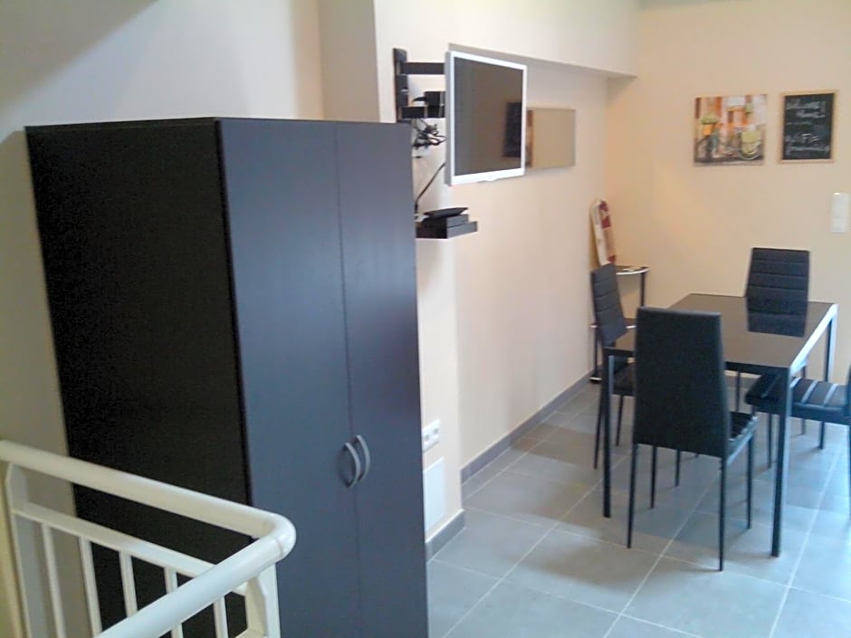 Studios Meublés du Centre Village