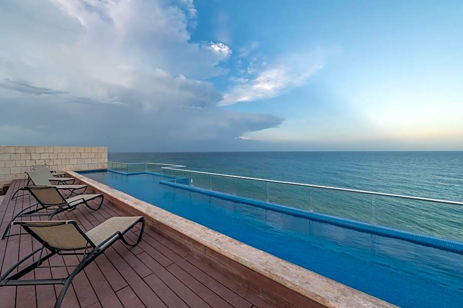 Shama Apartment beach front