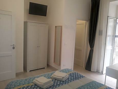 Double Room with Private Bathroom and Balcony
