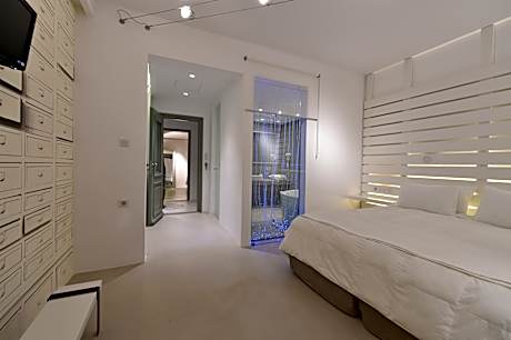 Two Bedroom Suite with Sea View