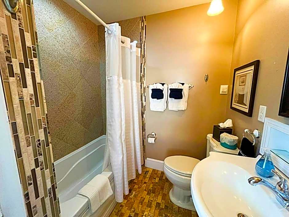 Saltair Inn Waterfront B&B