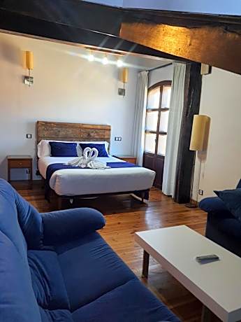 Studio with Spa Bath