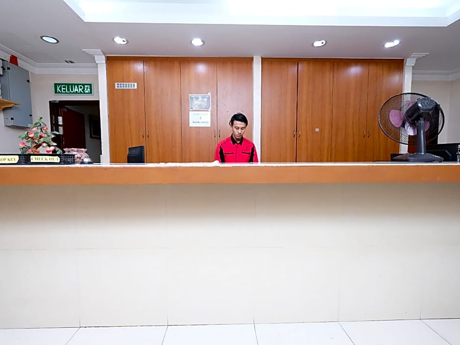 Super OYO 707 Ayuni Hotel