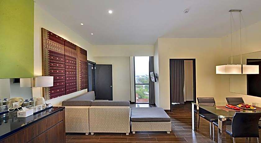 Whiz Prime Hotel Khatib Sulaiman Padang