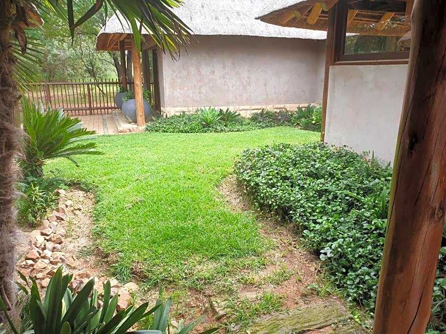 Zebula Golf and Wildlife Estate - Toktokkie Knocking Pax 20 - Moi Signature Luxury villa