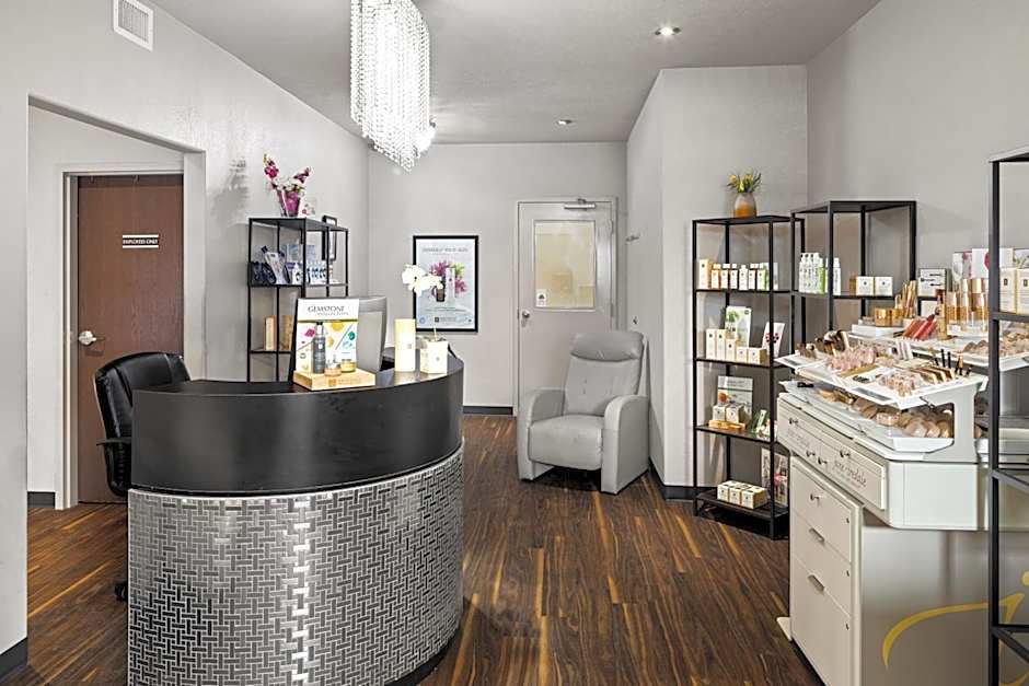 Home Inn & Suites - Swift Current