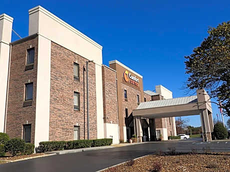 Comfort Suites