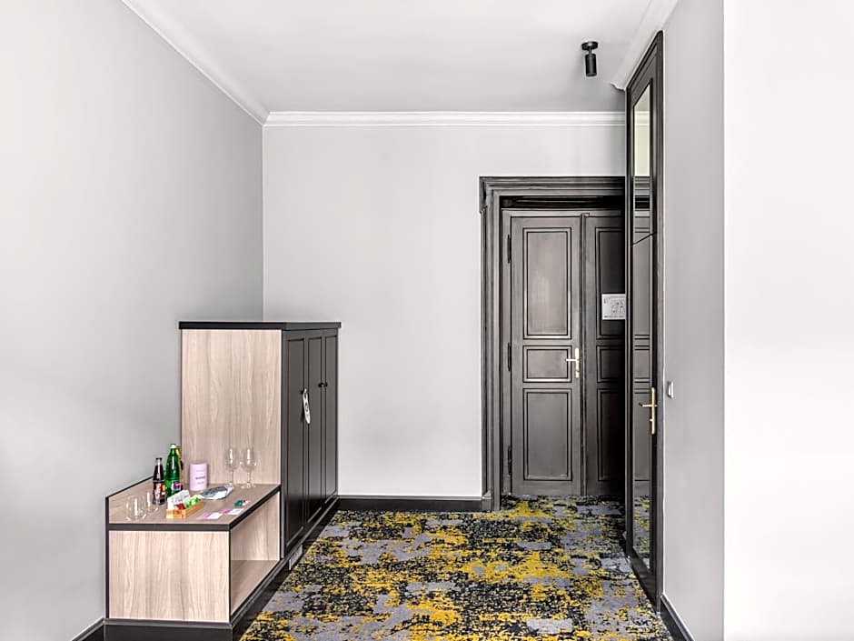 numa l Root Rooms & Apartments