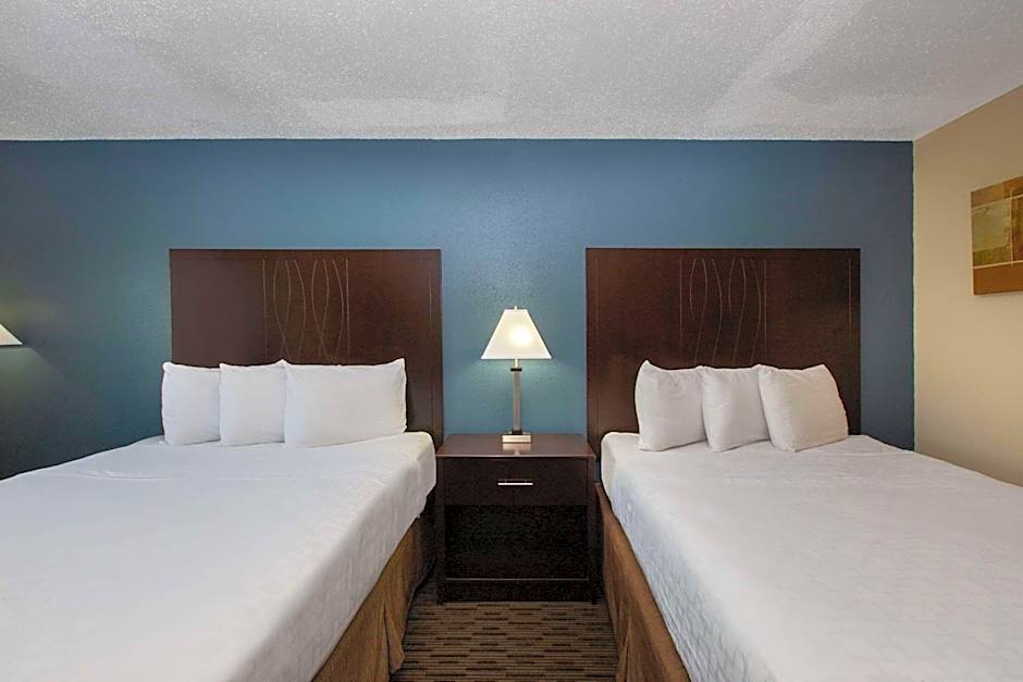 AmericInn by Wyndham La Crosse Riverfront-Conference Center