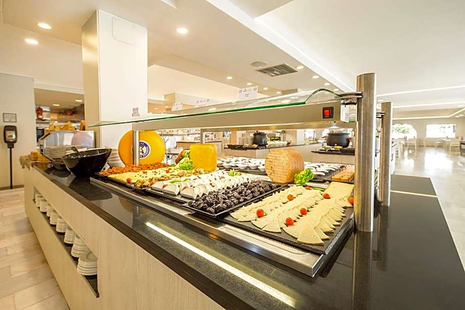 FERGUS Style Bahamas