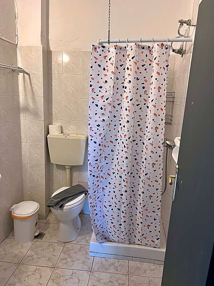 PELEKAN rooms and apartments athina 11