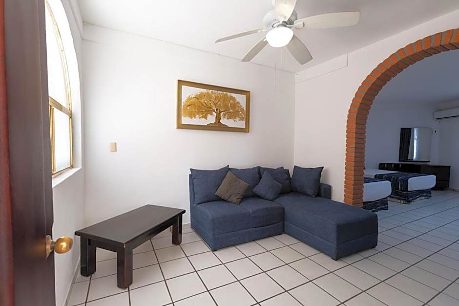 Costa Alegre Hotel & Suites