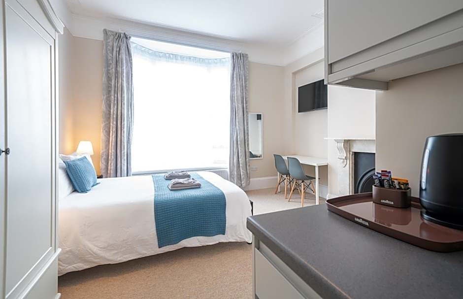 The Veteran Hotel & Bar