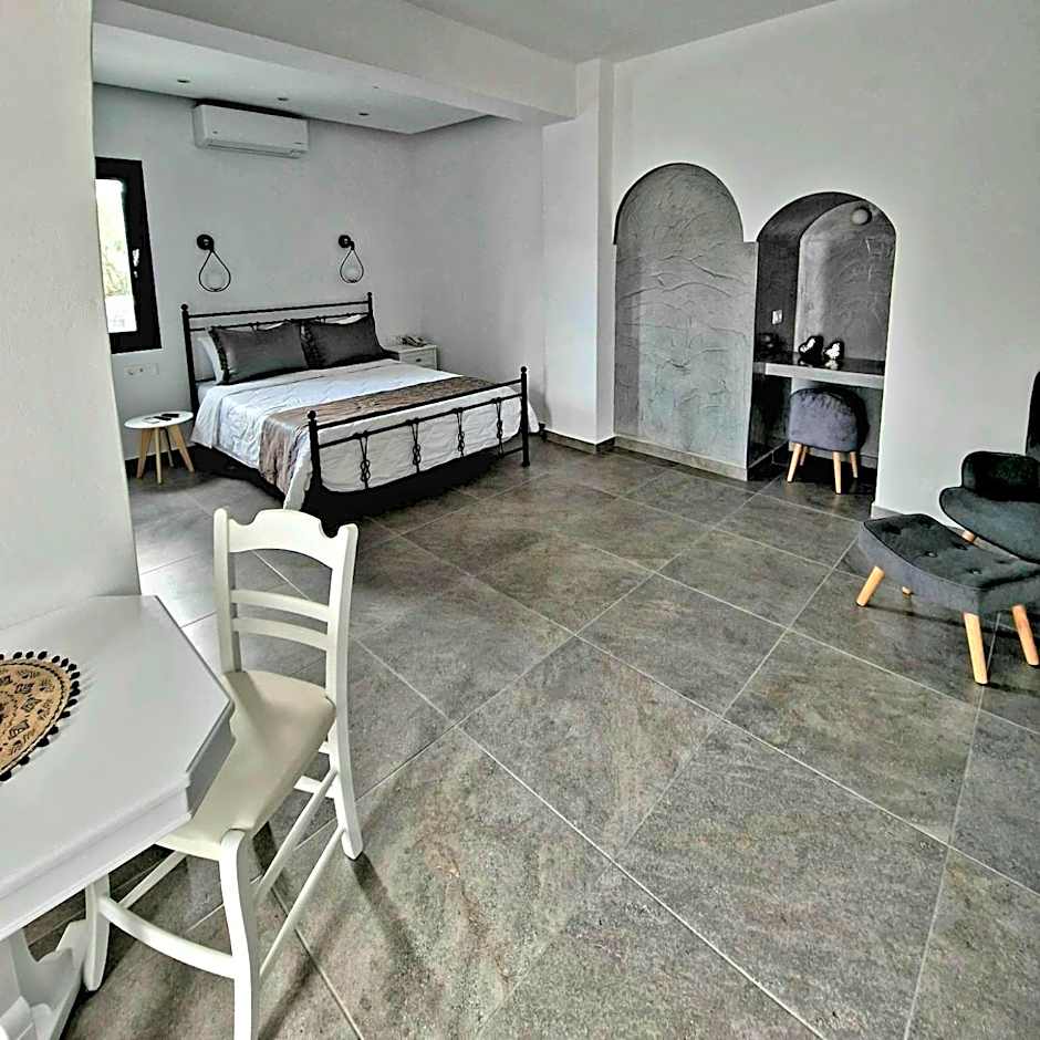 Anthonas Apartments