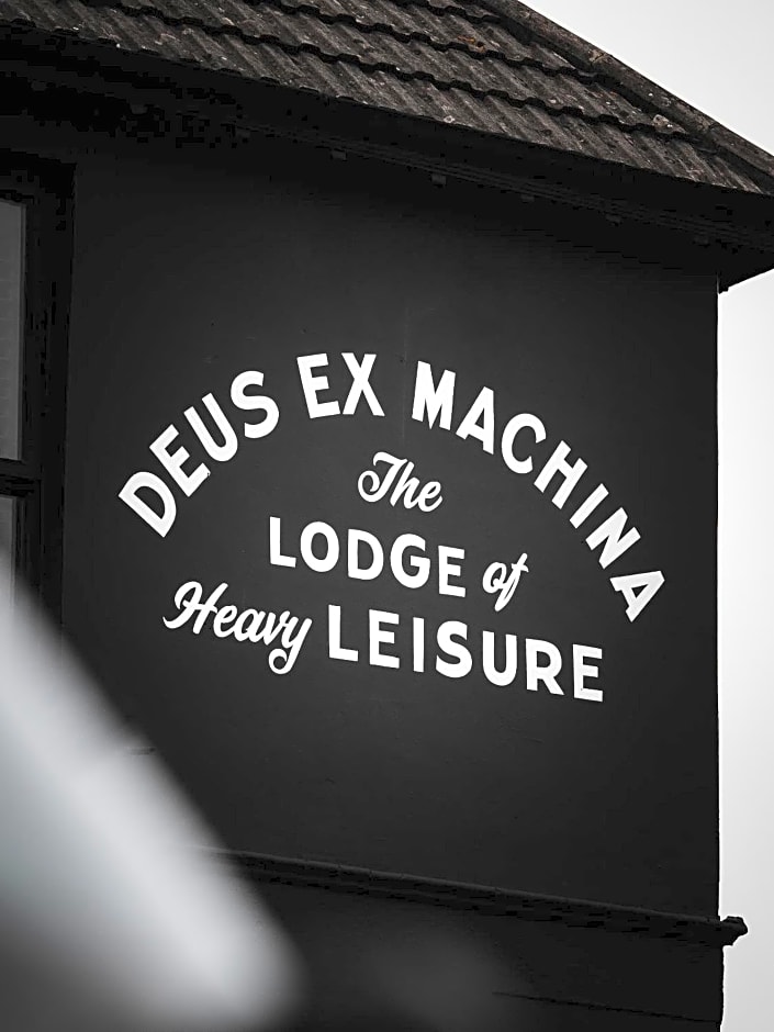 Deus Lodge of Heavy Leisure