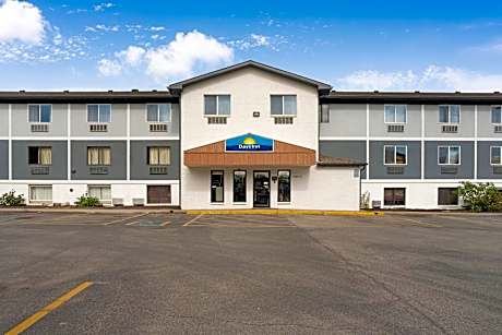 Days Inn by Wyndham Omaha - West Dodge