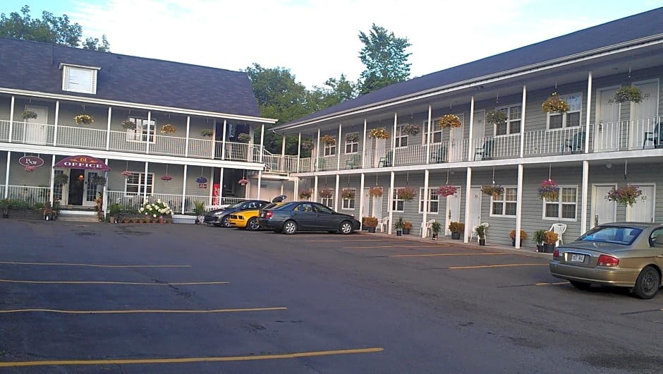 Midtown Motel & Suites